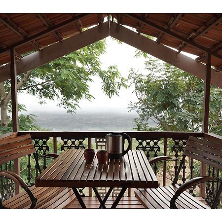 Nisarg Resort Kolhapur Bagian luar foto