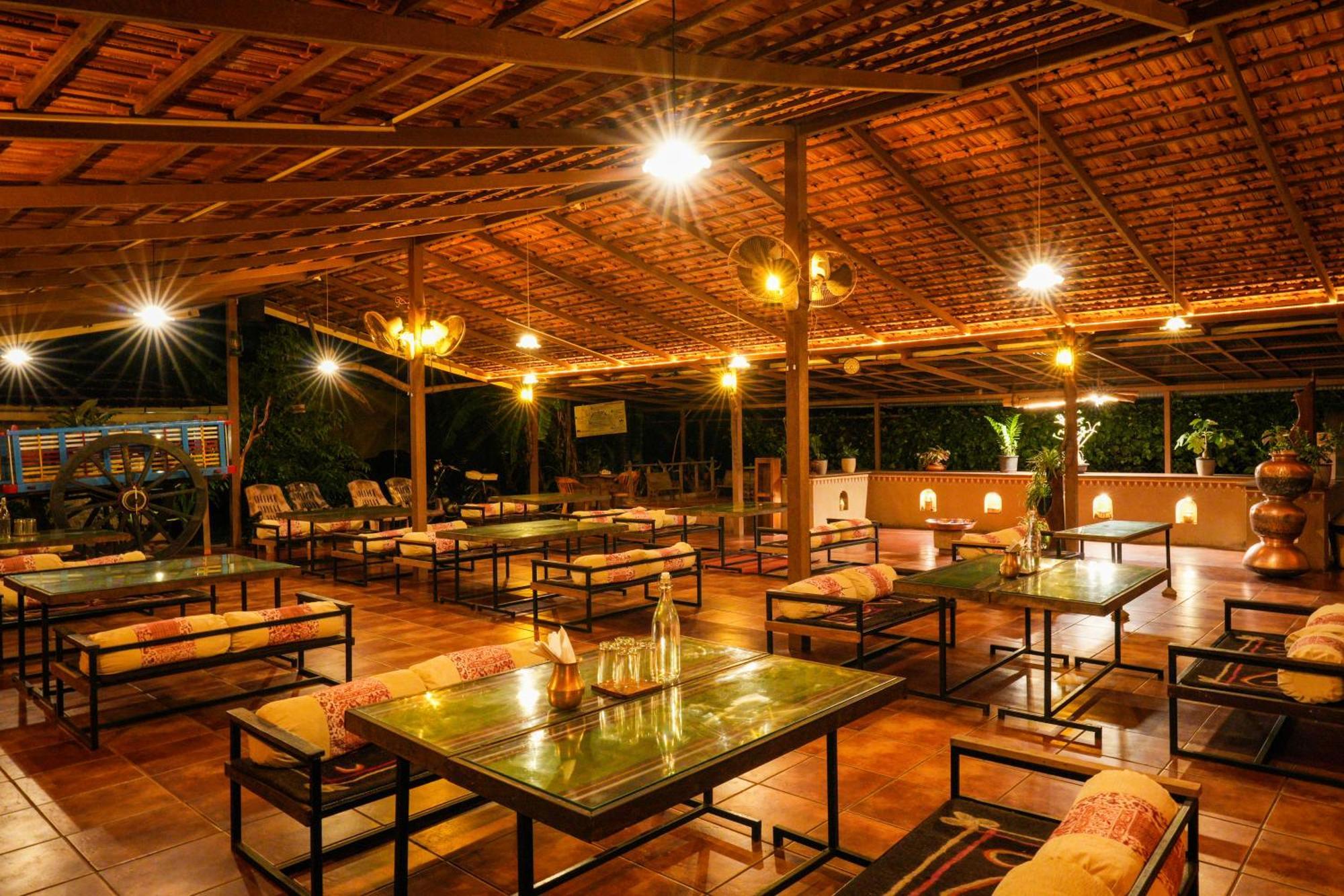 Nisarg Resort Kolhapur Bagian luar foto