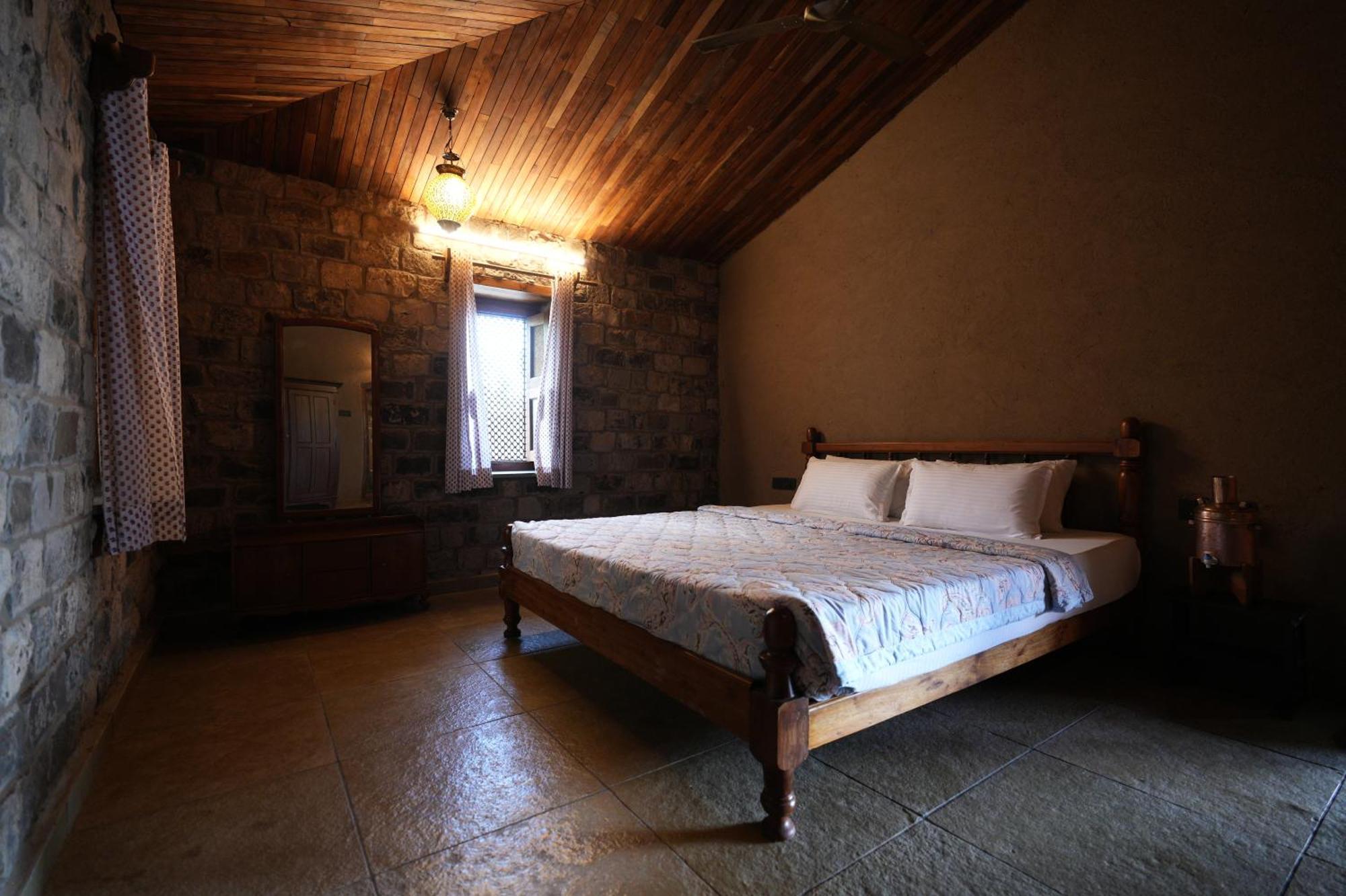 Nisarg Resort Kolhapur Bagian luar foto