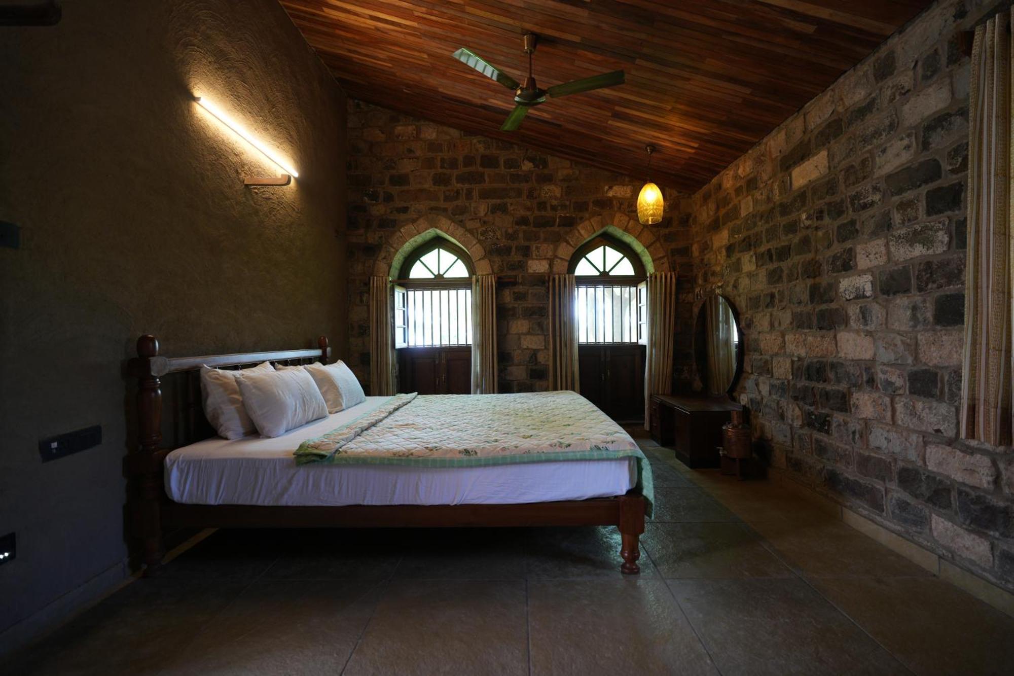 Nisarg Resort Kolhapur Bagian luar foto
