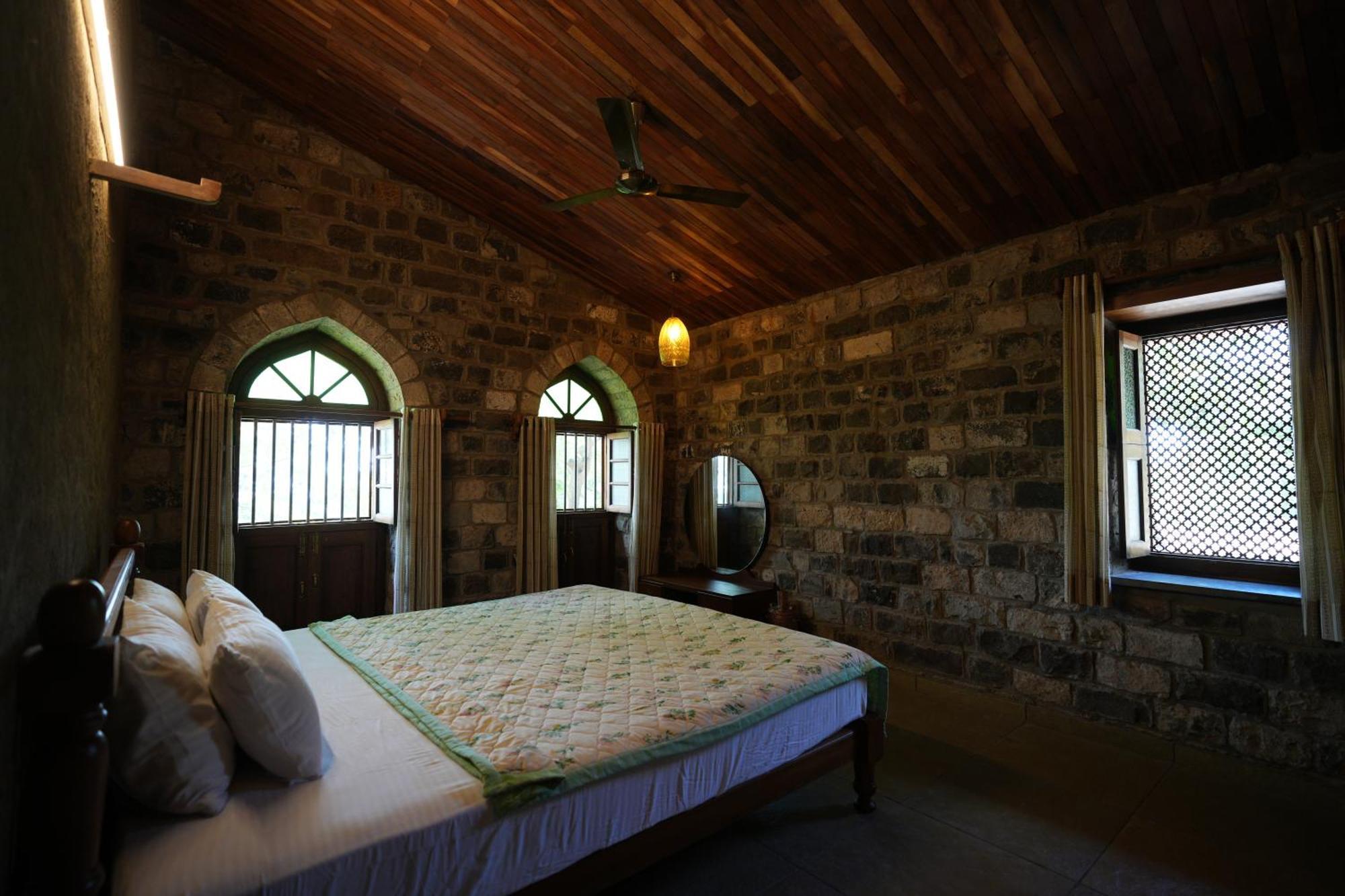 Nisarg Resort Kolhapur Bagian luar foto