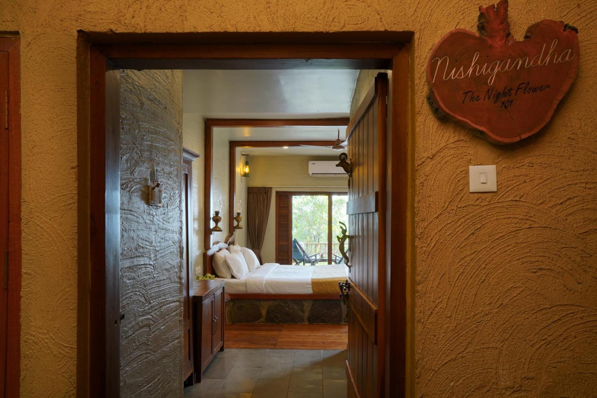 Nisarg Resort Kolhapur Bagian luar foto