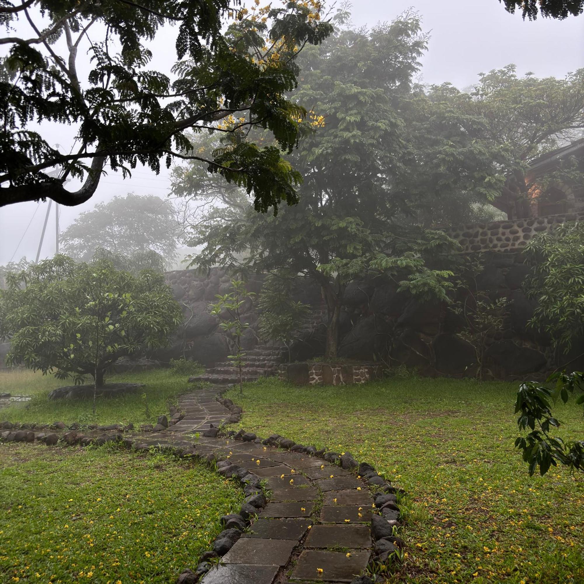 Nisarg Resort Kolhapur Bagian luar foto