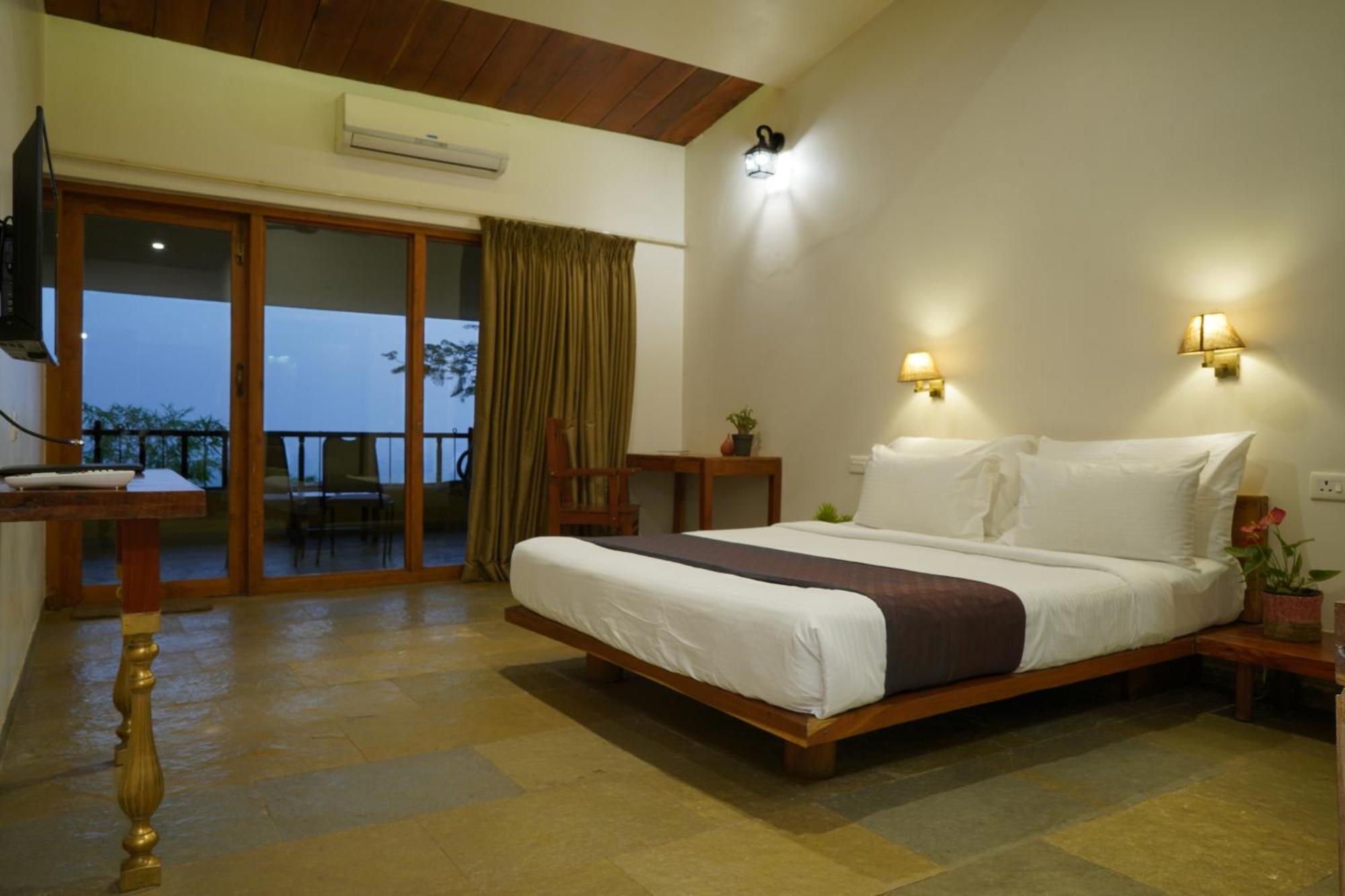 Nisarg Resort Kolhapur Bagian luar foto