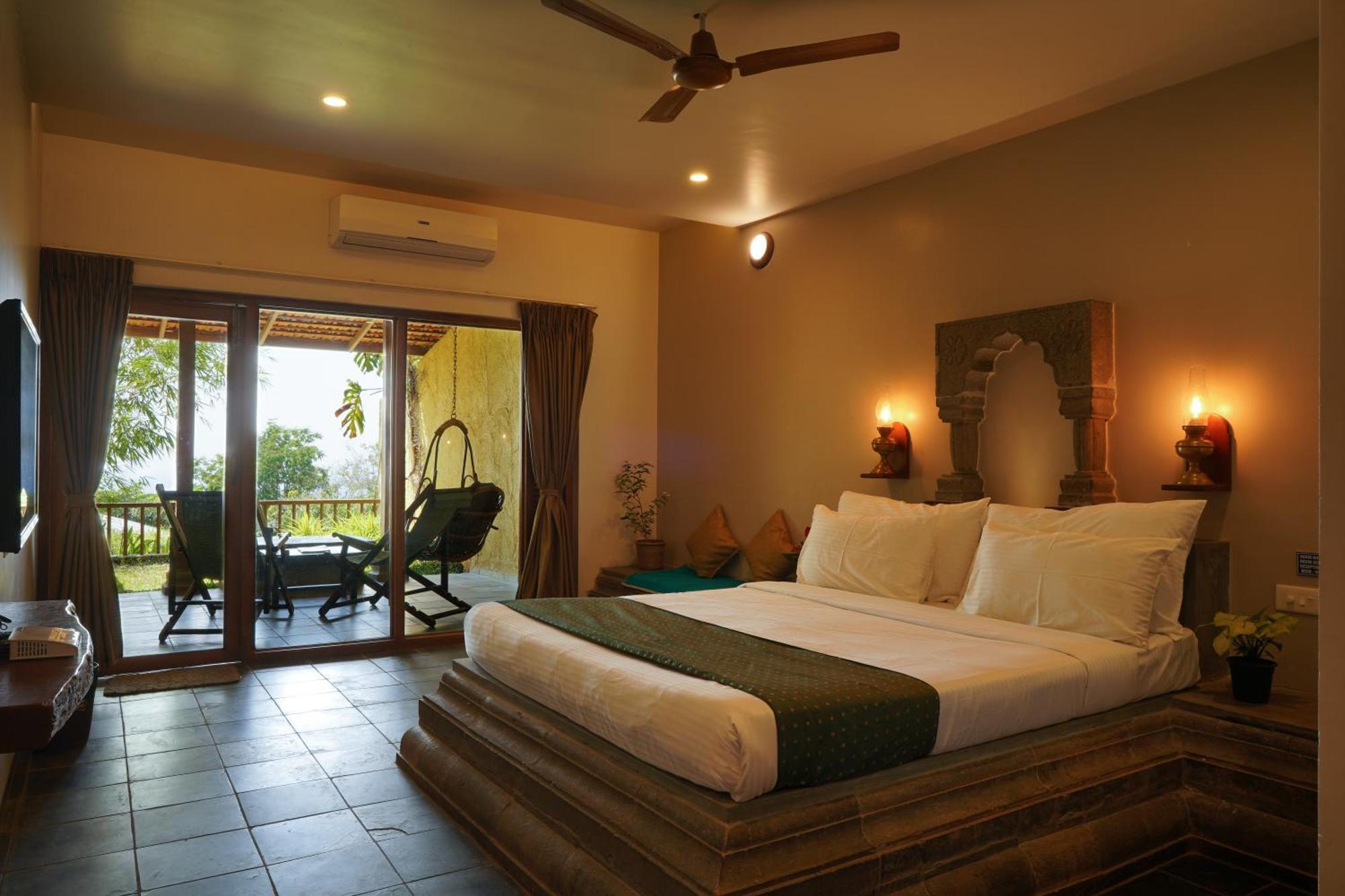 Nisarg Resort Kolhapur Bagian luar foto